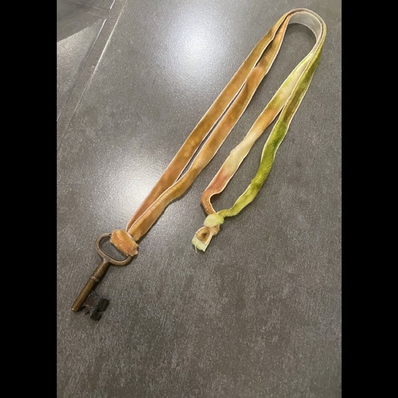 VINTAGE SKELTON KEY NECKLACE - Picture 1 of 3